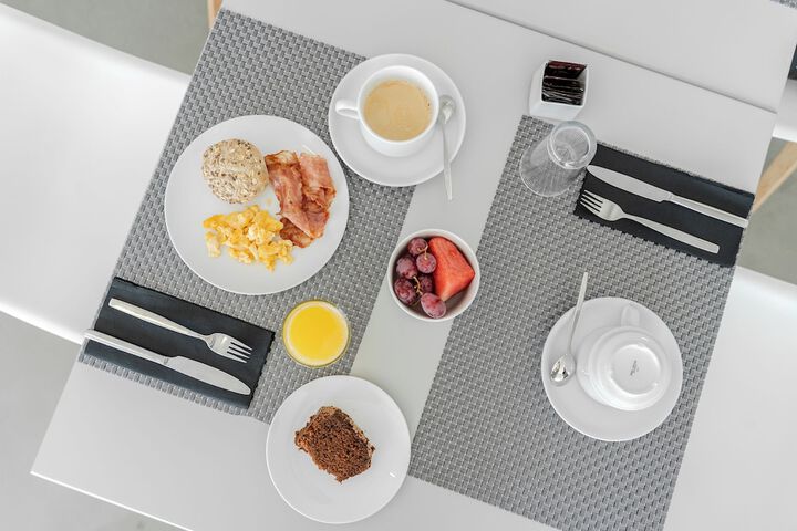 Dining 80 of 100