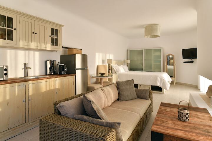 Room 4 of 115