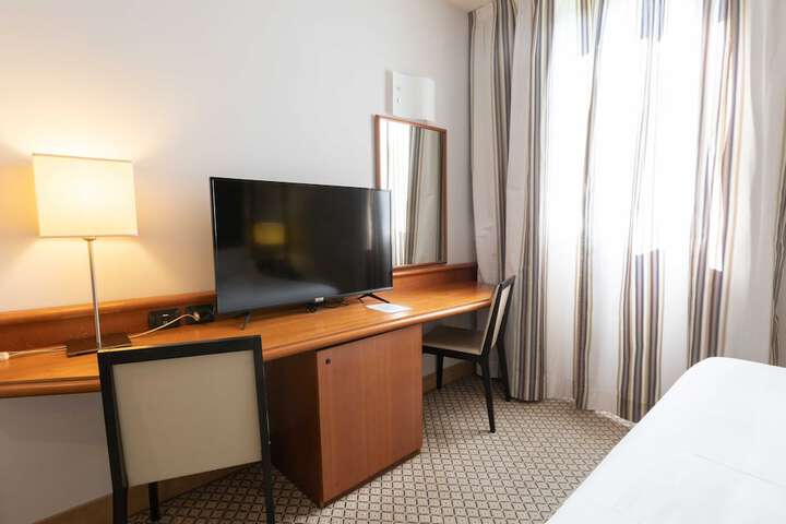 Room 21 of 49