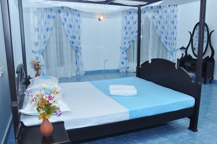 Room 4 of 53