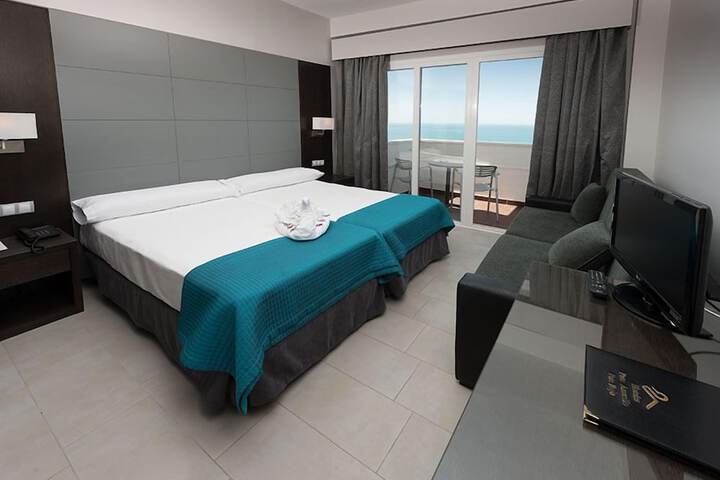 Room 8 of 48