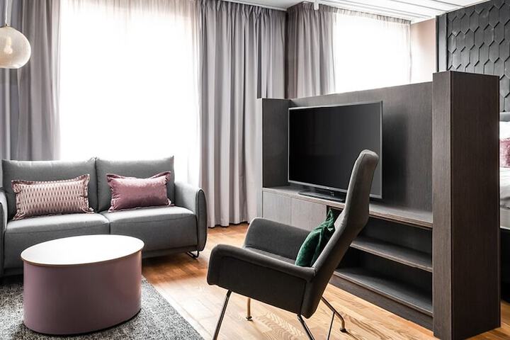 Room 16 of 49