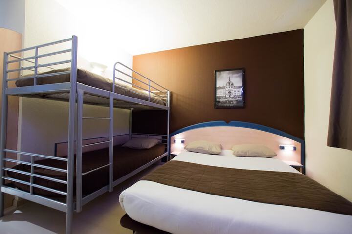 Room 7 of 47