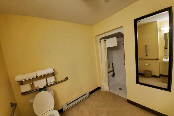Room 35 of 43