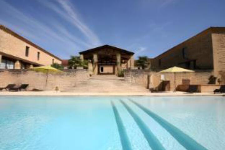 Pool 11 of 23