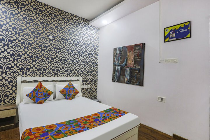 Room 9 of 25