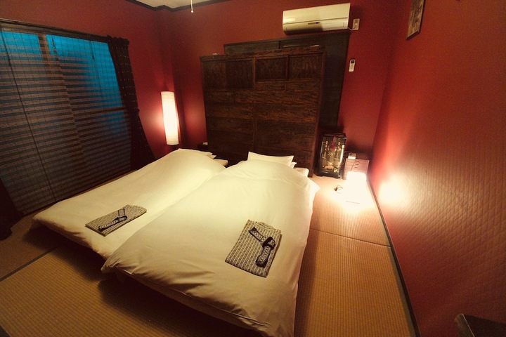 Room 8 of 54