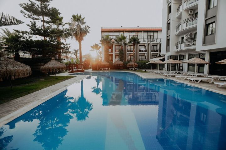 Pool 49 of 164