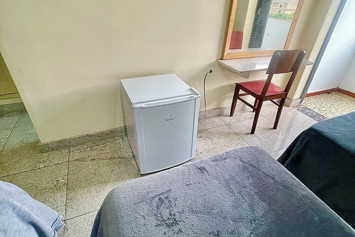 Room 35 of 98