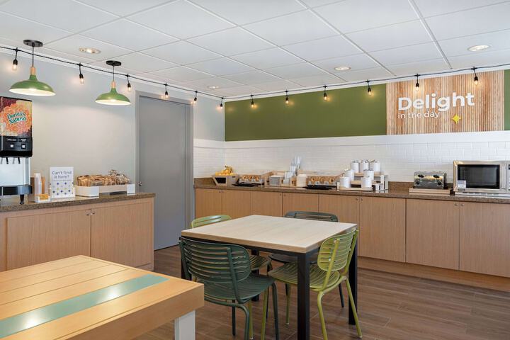 Breakfast area