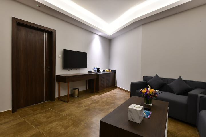 Room 25 of 42