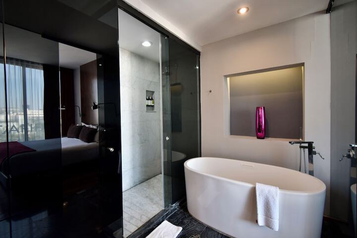 Room 42 of 68