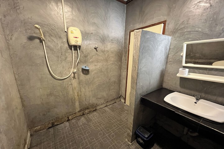 Room 51 of 87