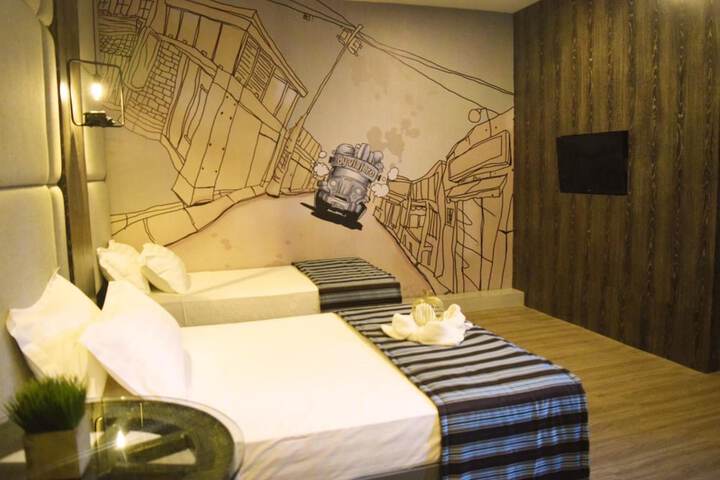 Room 10 of 19