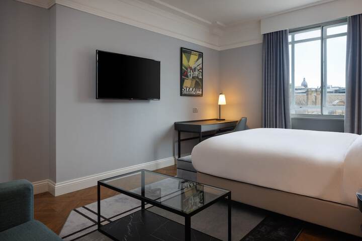 Room 17 of 54