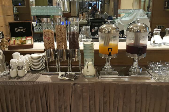 Breakfast/Coffee Service 76 of 95