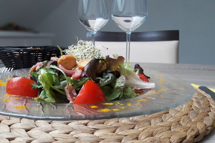 Dining 12 of 38