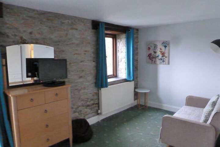 Room 3 of 64