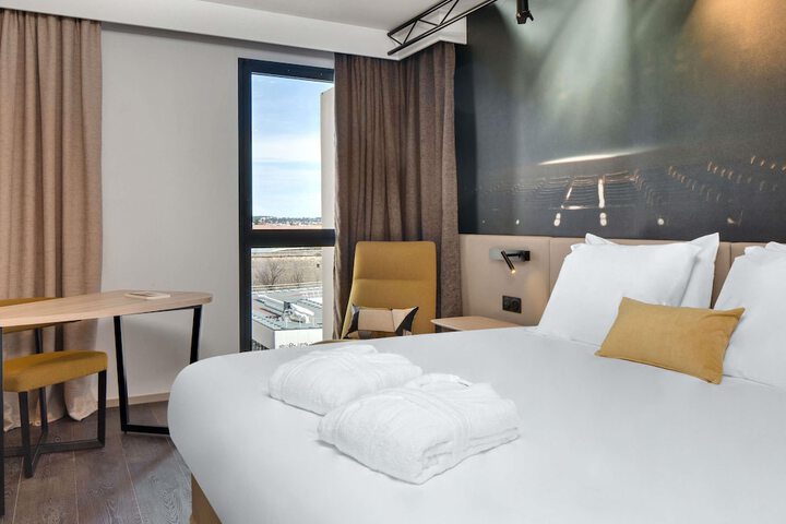 Room 9 of 150