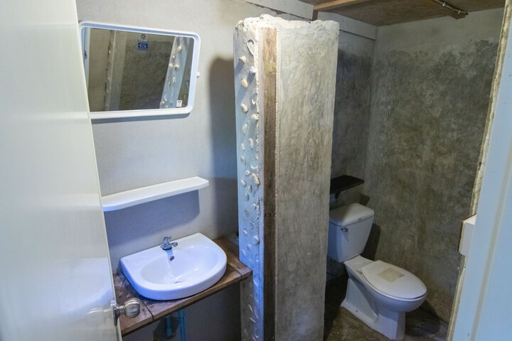 Room 50 of 103