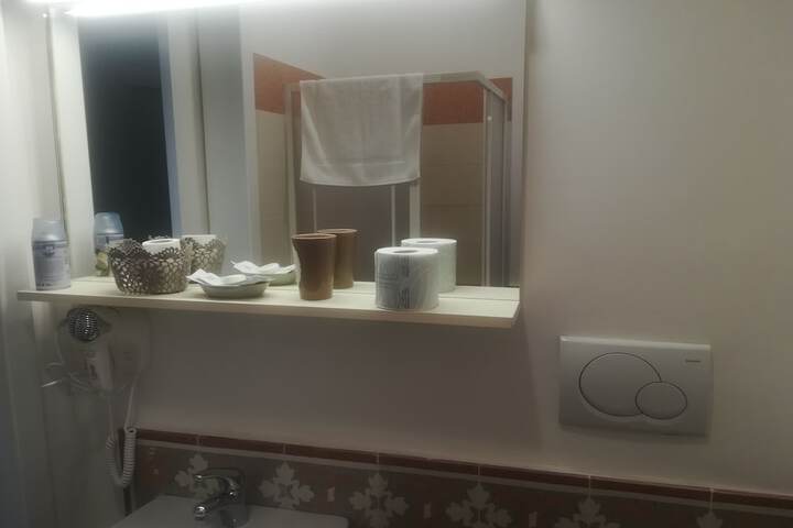 Room 13 of 22