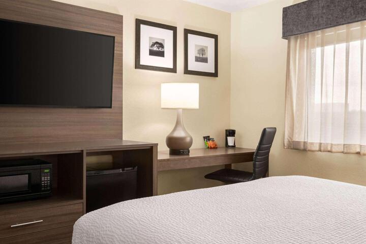 Room 12 of 30