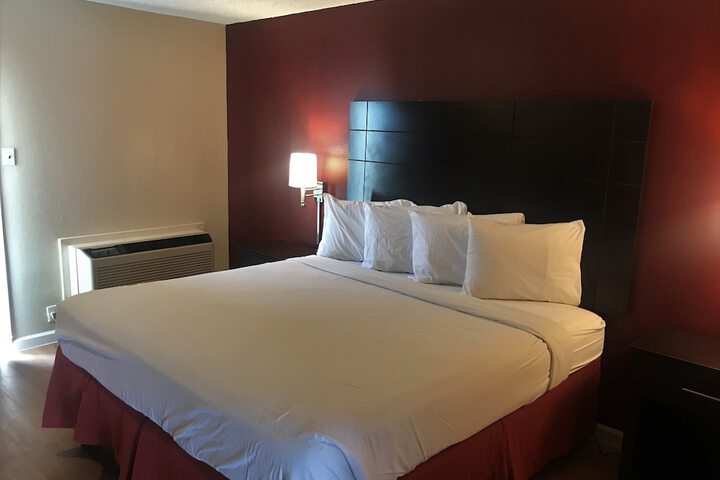 Room 3 of 9