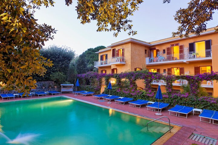 Hotel with Pool