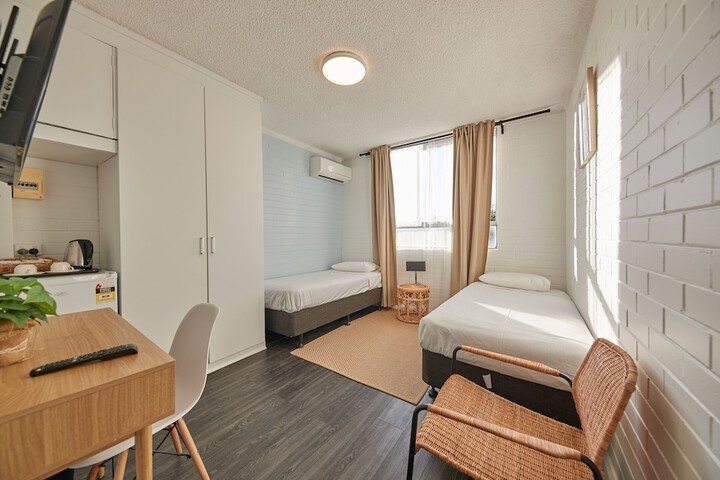Room 4 of 44