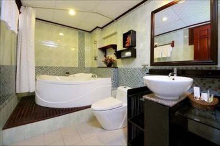 Room 2 of 24