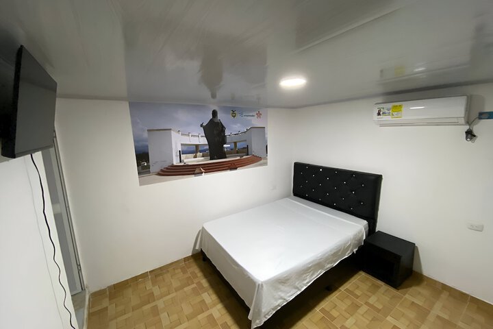 Room 2 of 9
