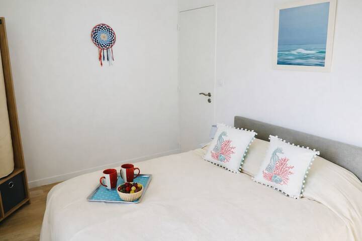 Room 12 of 83