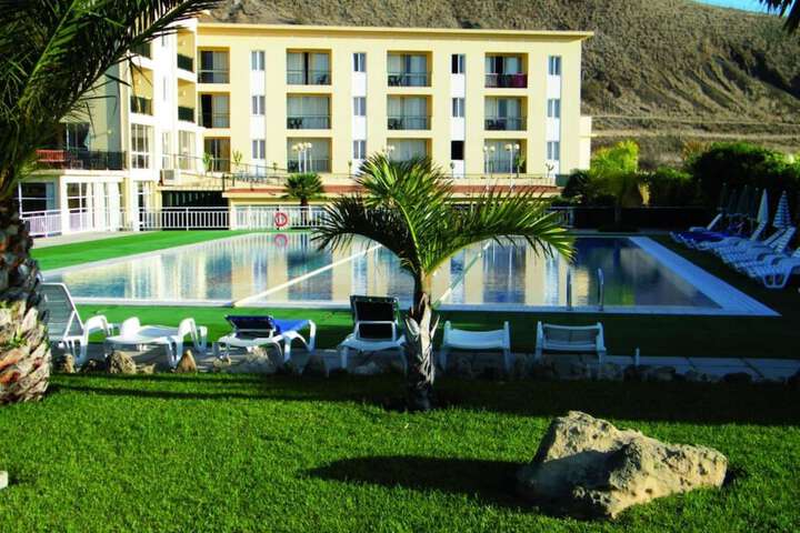 Pool Hotel