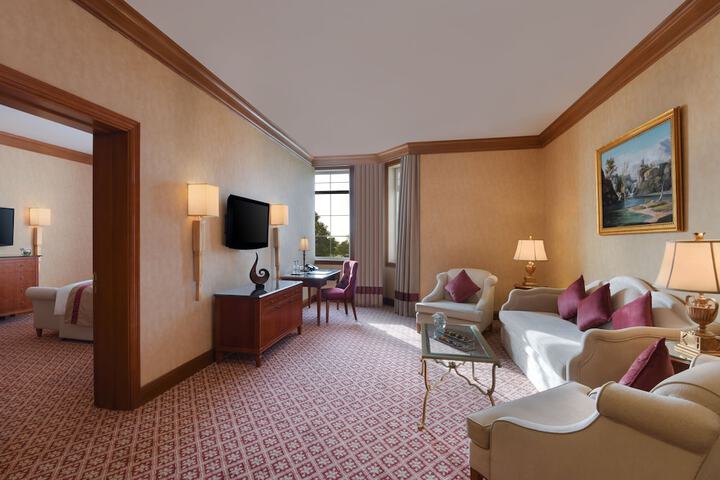 Room 12 of 65