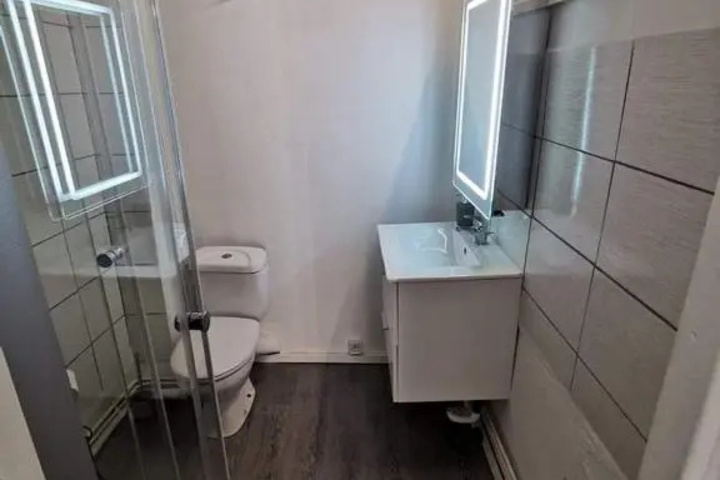 Room 8 of 13