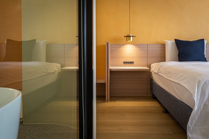 Room 14 of 66