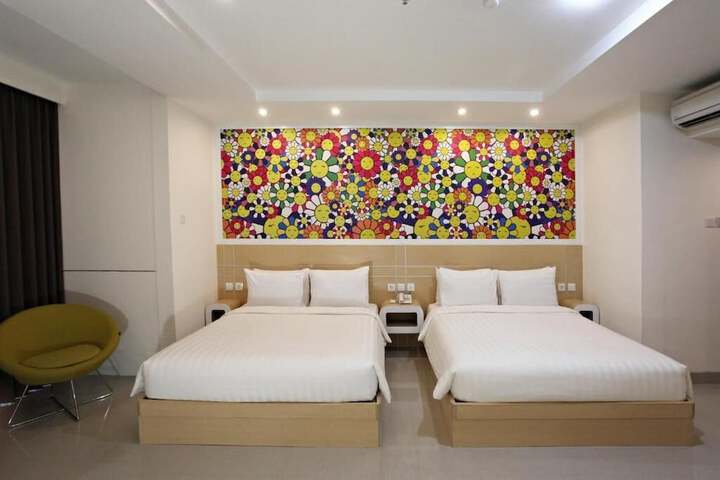 Room 16 of 34