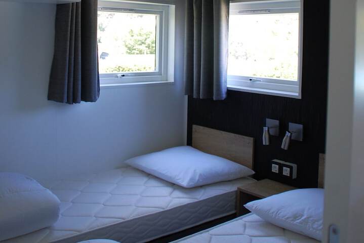 Room 3 of 44
