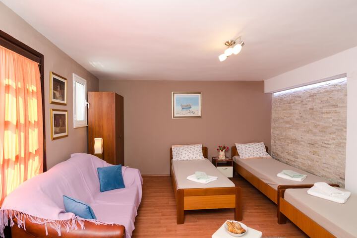 Room 20 of 64
