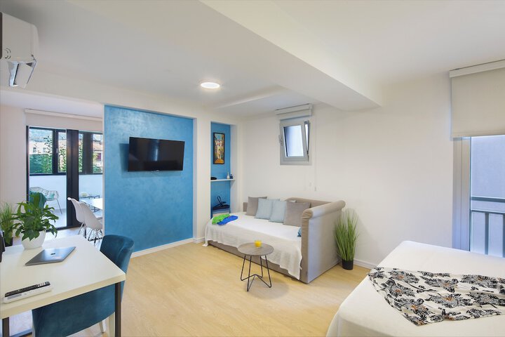Room 34 of 166