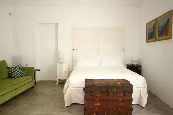 Room 3 of 17