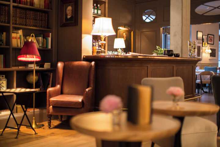 Lounge 46 of 71