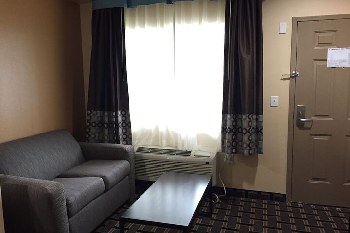 Room 5 of 47