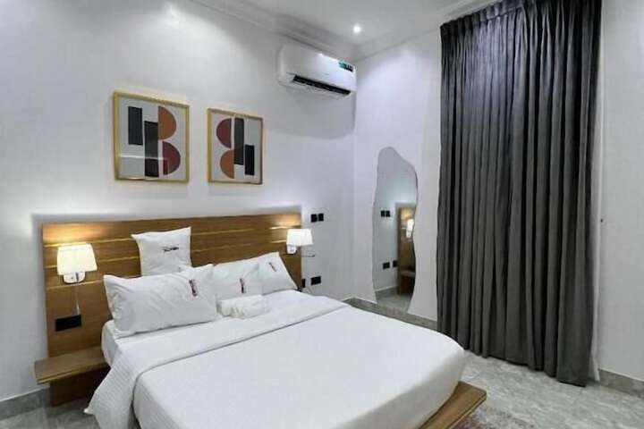 Room 11 of 31