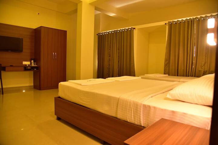 Room 12 of 83