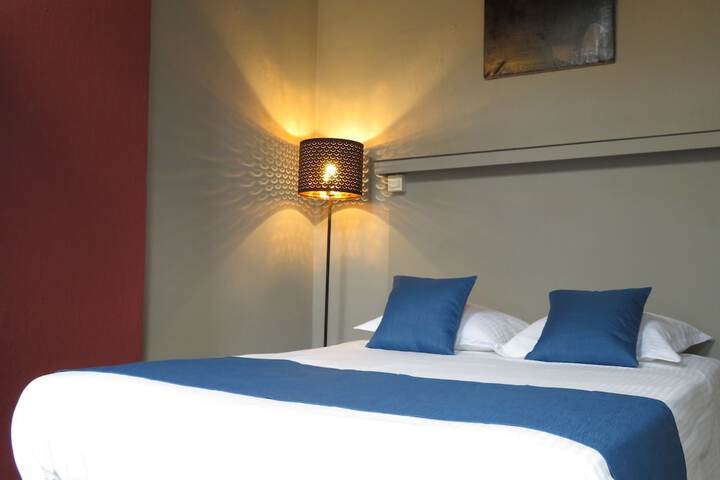 Room 10 of 27
