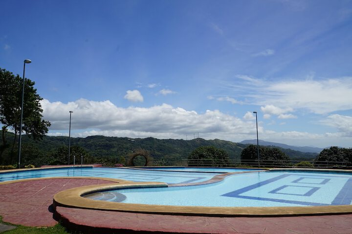 Pools & Facilities