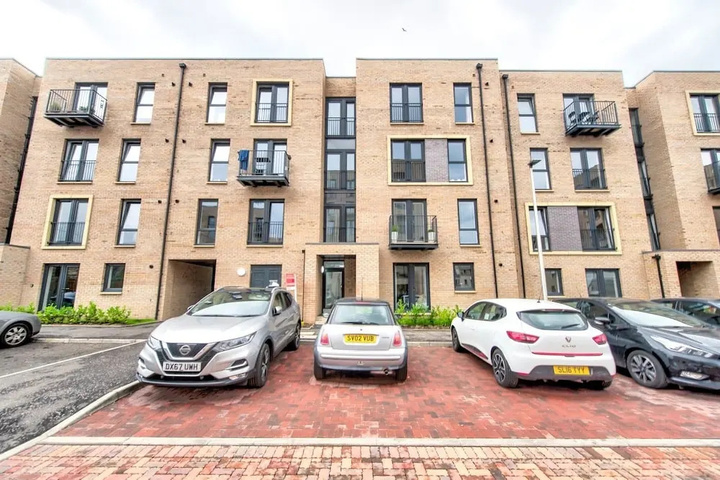 Bright 2BR Home Near Royal Mile