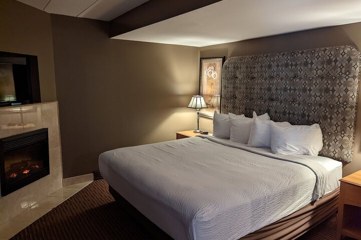 1 King Bed (7 of 12)