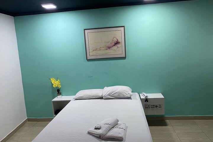 Room 2 of 10